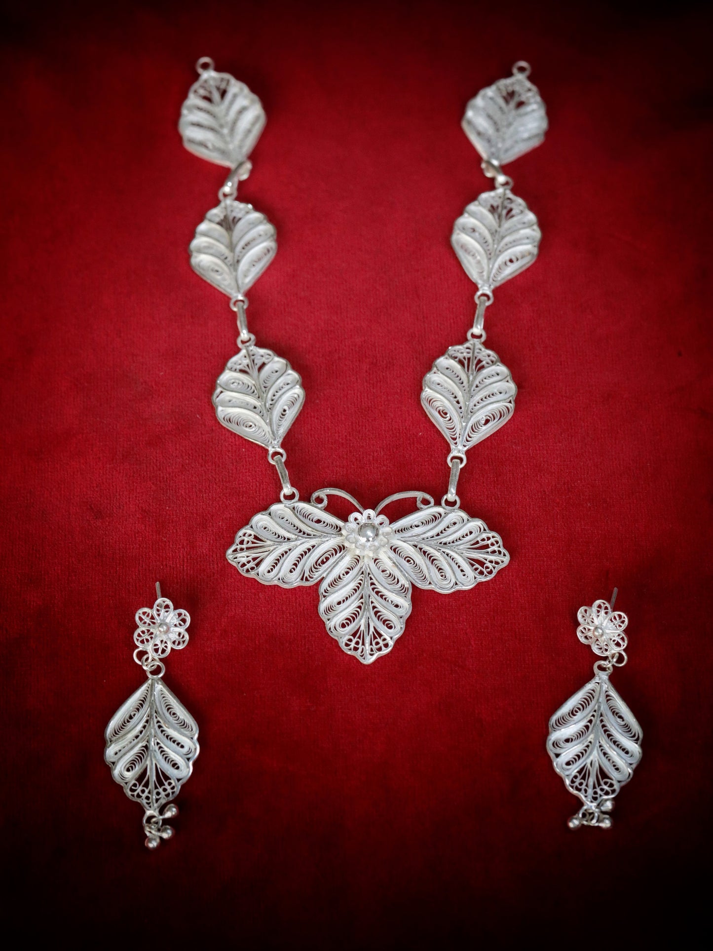 Nature's Whisper Filigree Set in 92.5steling silver