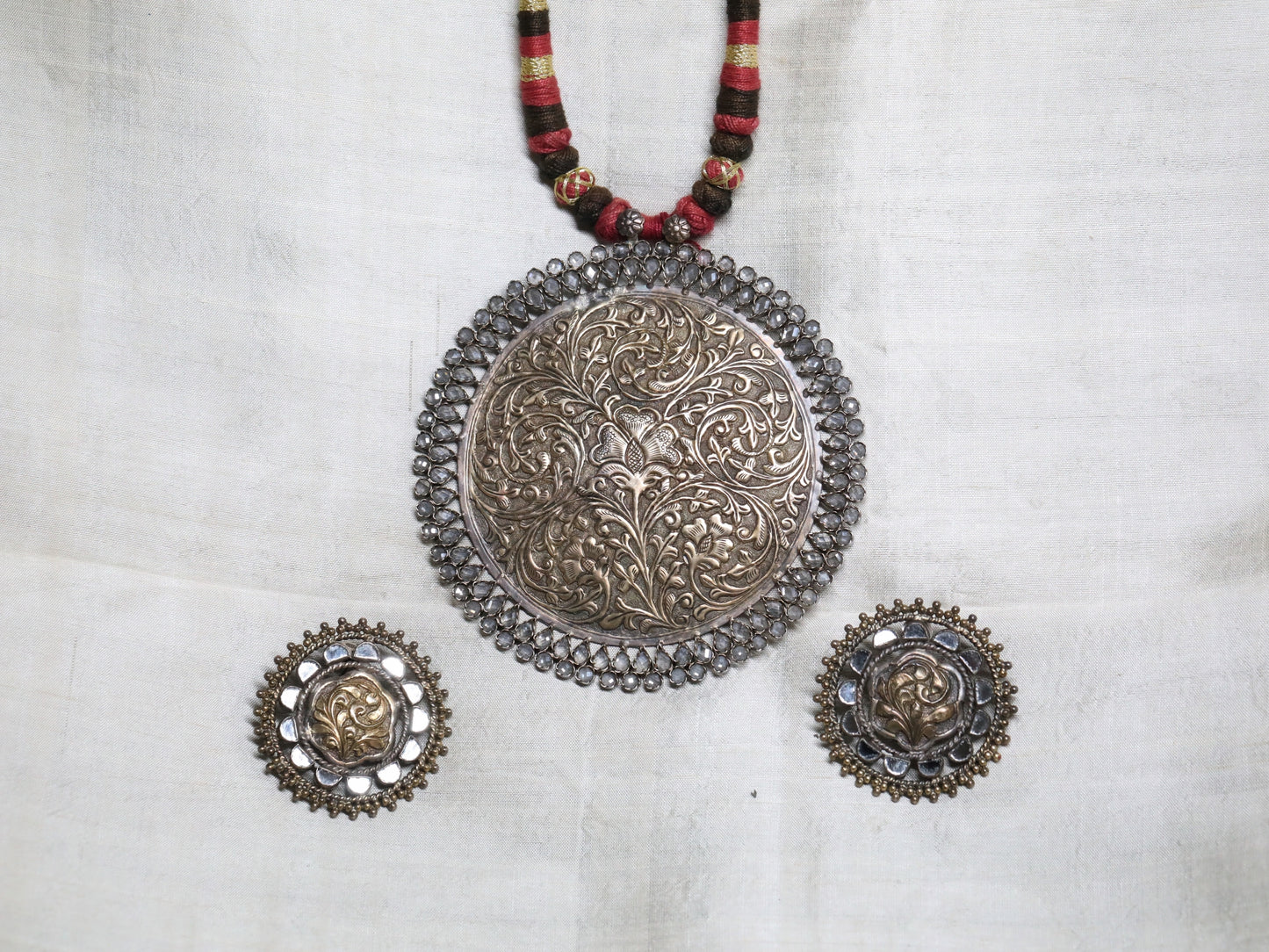 Grandeur Bloom Necklace Set in 92.5 sterling silver