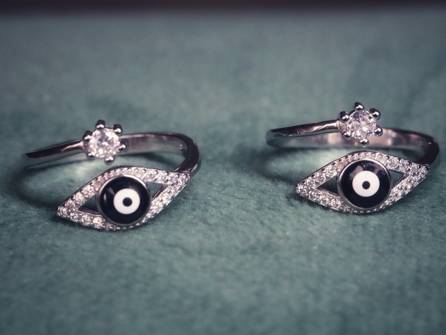 Noir Gaze Ring