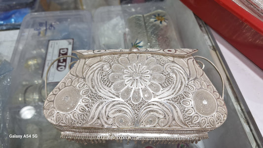 Tarkasi Floral Clutch